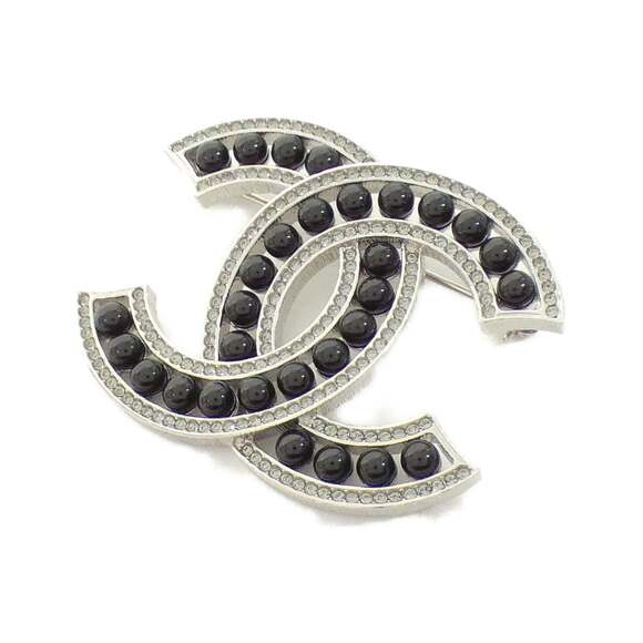 CHANEL Jewelry - CHANEL Black Brooch